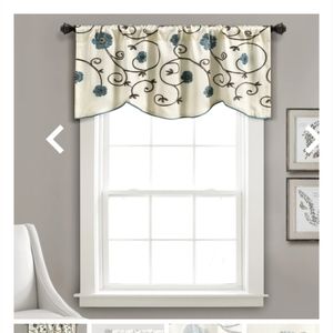 Royal garden valance.